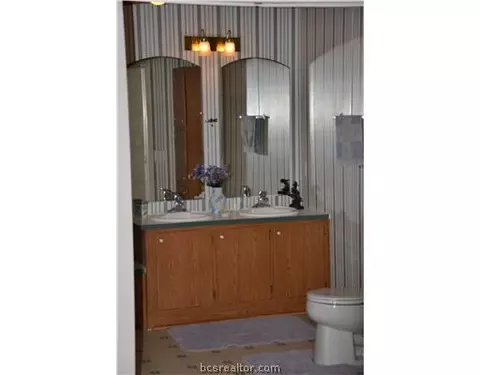 311 S Pine Cir, Pinehurst, TX 77362 photo 10