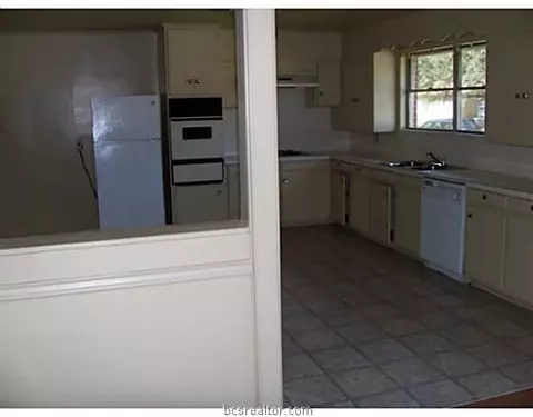 2204 Truman St, Bryan, TX 77801 photo 5