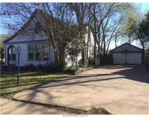 411 E Pease St, Bryan, TX 77803 photo 2
