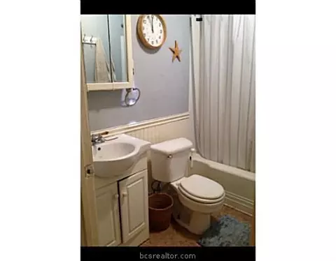 810 Mitchell St, Bryan, TX 77802 photo 6