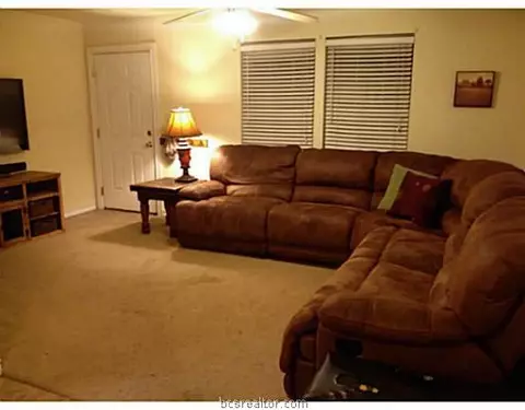 810 Mitchell St, Bryan, TX 77802 photo 2