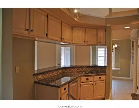4732 Renwick Dr, Bryan, TX 77802 photo 8