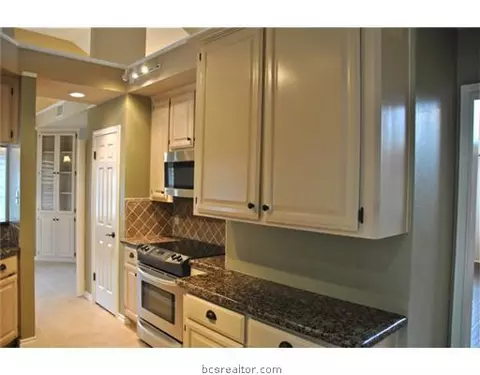 4732 Renwick Dr, Bryan, TX 77802 photo 9