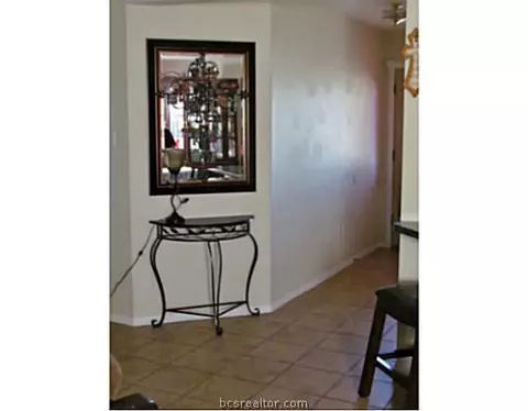 7240 Planters Loop, Bryan, TX 77808 photo 2