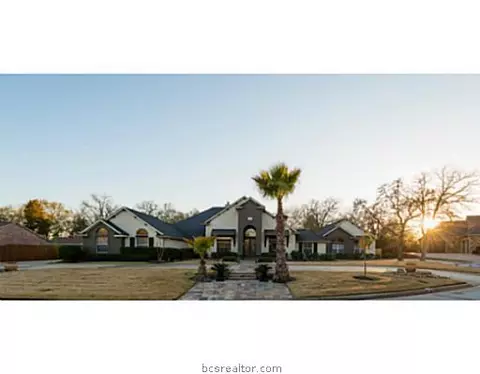 2004 Lis Ln, Bryan, TX 77807 photo 5