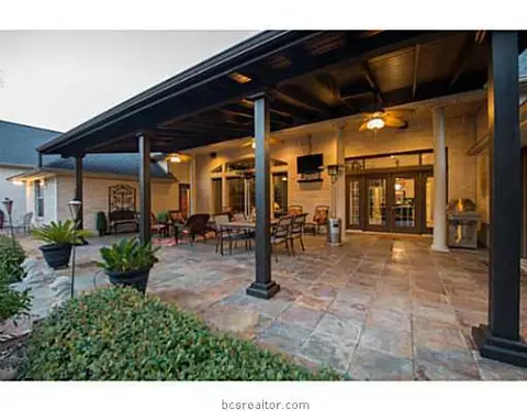 2004 Lis Ln, Bryan, TX 77807 photo 17