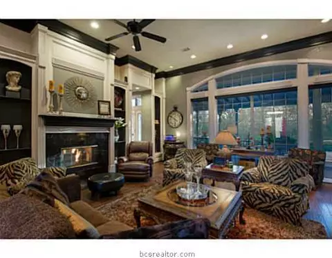 2004 Lis Ln, Bryan, TX 77807 photo 6
