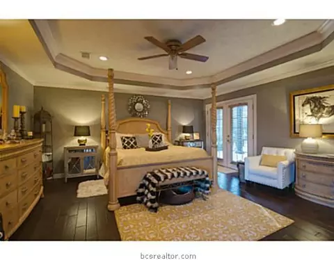 2004 Lis Ln, Bryan, TX 77807 photo 13
