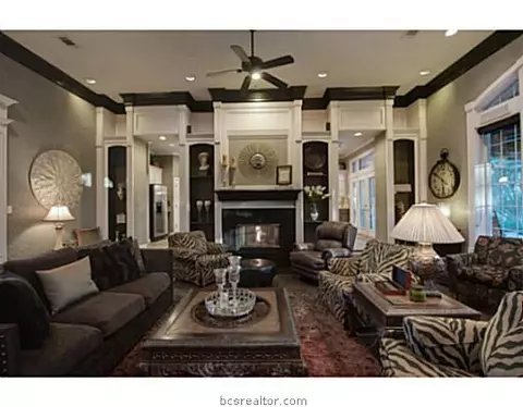 2004 Lis Ln, Bryan, TX 77807 photo 7