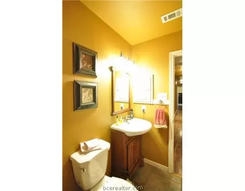 4201 Warwick Ln, Bryan, TX 77802 photo 16