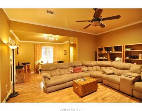 4201 Warwick Ln, Bryan, TX 77802 photo 4