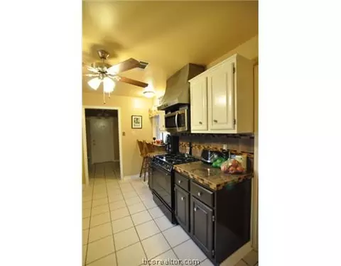 4201 Warwick Ln, Bryan, TX 77802 photo 8