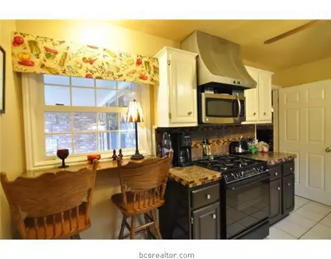 4201 Warwick Ln, Bryan, TX 77802 photo 7