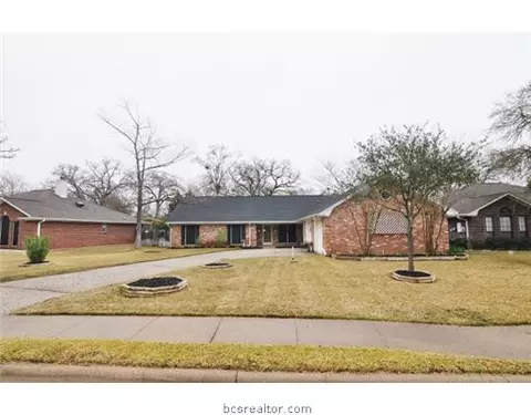 4201 Warwick Ln, Bryan, TX 77802 photo 1