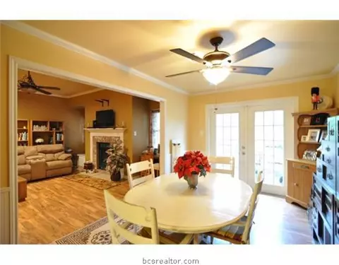 4201 Warwick Ln, Bryan, TX 77802 photo 11