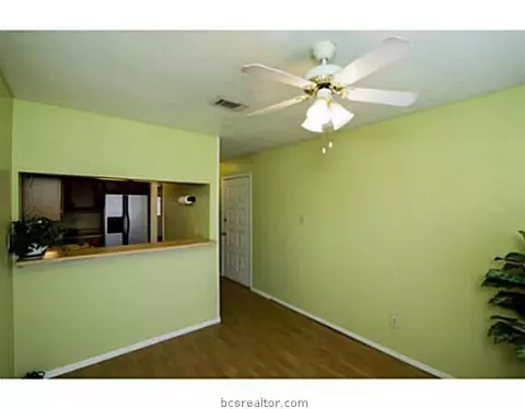 4122 Woodcrest Dr, Bryan, TX 77802 photo 7
