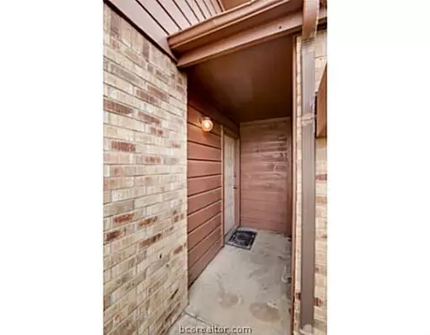 4122 Woodcrest Dr, Bryan, TX 77802 photo 4