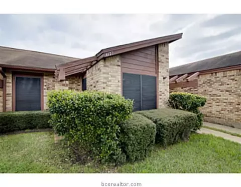 4122 Woodcrest Dr, Bryan, TX 77802 photo 3