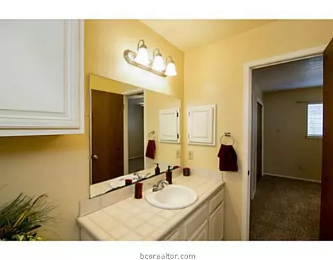 4122 Woodcrest Dr, Bryan, TX 77802 photo 19