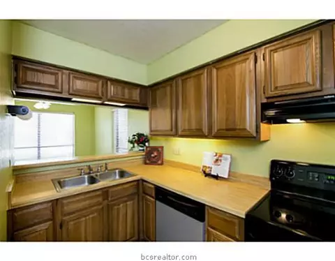 4122 Woodcrest Dr, Bryan, TX 77802 photo 8