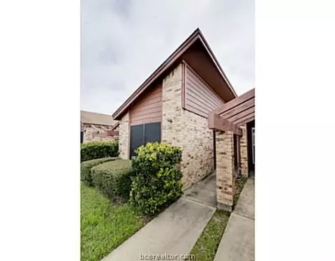 4122 Woodcrest Dr, Bryan, TX 77802 photo 2