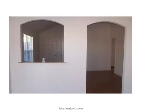 2102 Amberglow Pl, Bryan, TX 77801 photo 4