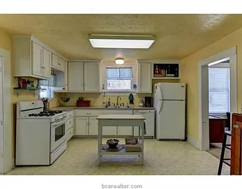 717 E 27th St, Bryan, TX 77803 photo 9