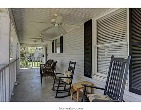 717 E 27th St, Bryan, TX 77803 photo 3