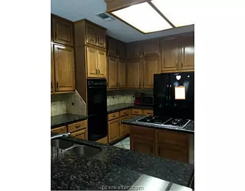 4615 Locksford Dr, Bryan, TX 77802 photo 5