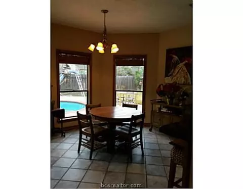 4615 Locksford Dr, Bryan, TX 77802 photo 7