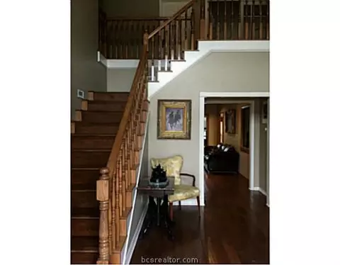 4615 Locksford Dr, Bryan, TX 77802 photo 2