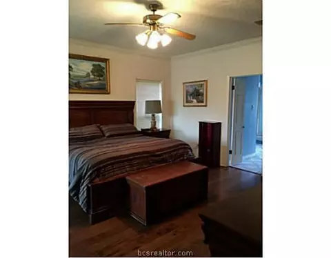 4615 Locksford Dr, Bryan, TX 77802 photo 10