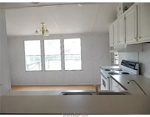 3949 Grapevine Dr, Bryan, TX 77807 photo 9