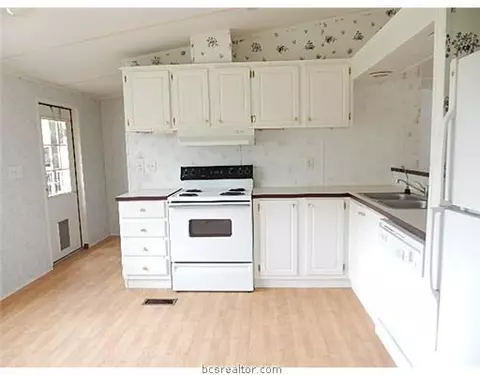 3949 Grapevine Dr, Bryan, TX 77807 photo 13