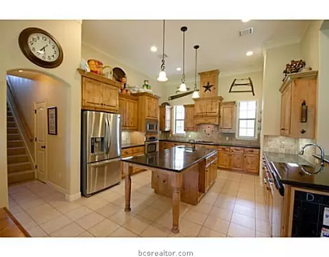 6752 Castenson Rd, Bryan, TX 77808 photo 3