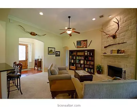 6752 Castenson Rd, Bryan, TX 77808 photo 9