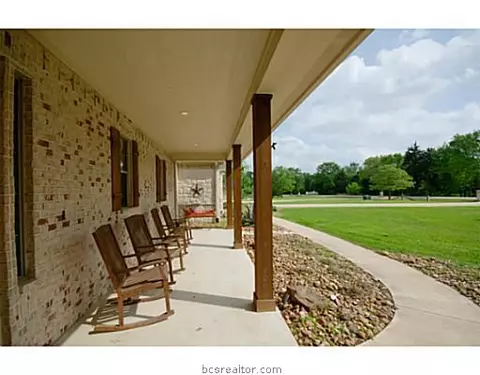 6752 Castenson Rd, Bryan, TX 77808 photo 2
