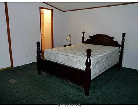 3808 Iverson Dr, Bryan, TX 77803 photo 13