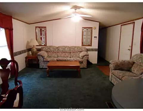 3808 Iverson Dr, Bryan, TX 77803 photo 4