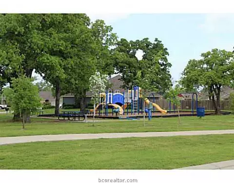 2000 Turning Leaf Dr, Bryan, TX 77807 photo 17