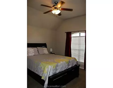 2000 Turning Leaf Dr, Bryan, TX 77807 photo 7