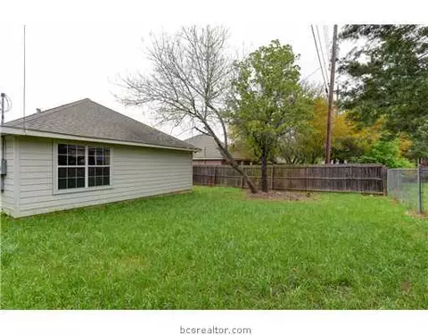 1109 Clearleaf Dr, Bryan, TX 77803 photo 12