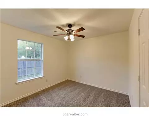 1109 Clearleaf Dr, Bryan, TX 77803 photo 8