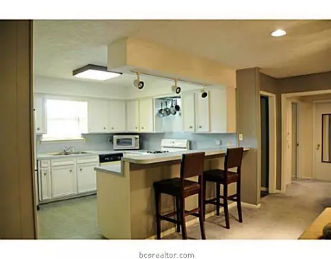 3000 Christopher Cir, Bryan, TX 77803 photo 12