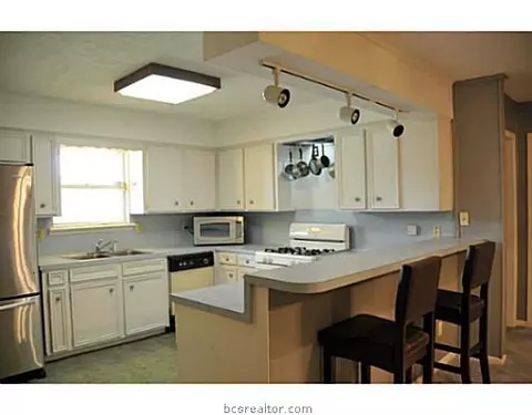 3000 Christopher Cir, Bryan, TX 77803 photo 10