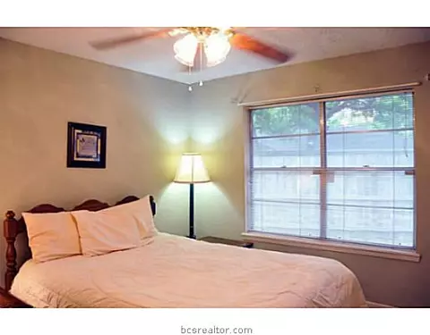 3000 Christopher Cir, Bryan, TX 77803 photo 15
