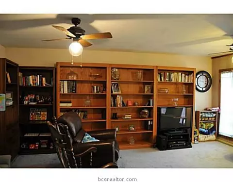 3000 Christopher Cir, Bryan, TX 77803 photo 8