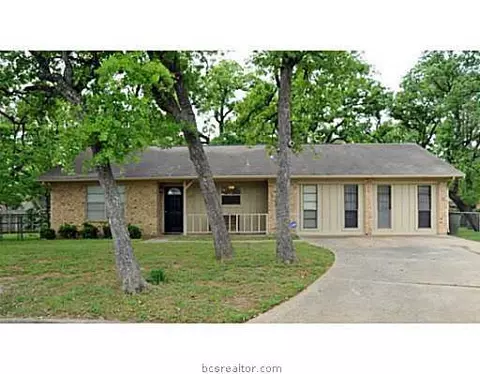 3000 Christopher Cir, Bryan, TX 77803 photo 2