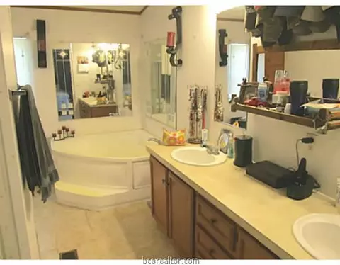 9551 Tercel Way, Bryan, TX 77808 photo 6