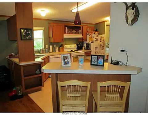 9551 Tercel Way, Bryan, TX 77808 photo 3